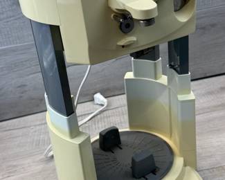 BLACK & DECKER LIDS OFF AUTOMATIC JAR OPENER #blackanddecker #jaropener #lidsoff