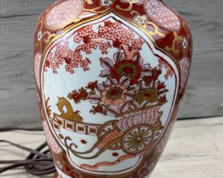 JAPANESE PORCELAIN VASE CONVERTED TO TABLE LAMP #japan #japanese #porcelain #porcelainvase #tablelamp #lamp