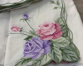VINTAGE TABLE LINENS #vintage #tablelinens #linens #napkins