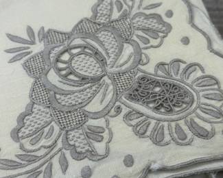 VINTAGE TABLE LINENS #vintage #tablelinens #linens