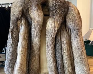 VINTAGE GENUINE FUR BOMBER JACKET NEIMAN MARCUS #vintage #fur #genuine #bomberjacket #neimanmarcus