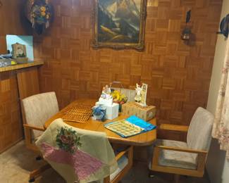 Kitchen table, show without leaf