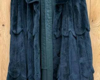 Dark Green Faux-Fur Coat – Size Small