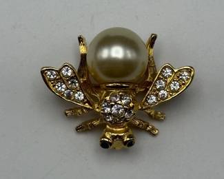 Joan Rivers Classics Collection – Interchangeable Bee Pin