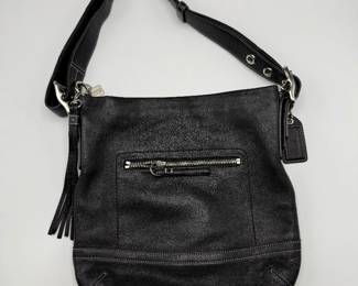 Coach Black Leather Shoulder Bag – Simple & Sleek