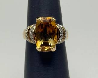14K Yellow Gold Ring with Large Honey-Citrine Center Stone