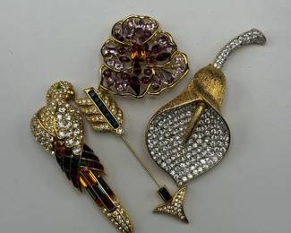 Lot of 4 Costume Brooches – Parrot, Floral, and Calla Lily Designs