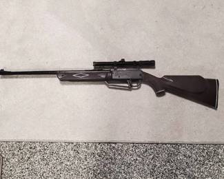 Daisey Powerline 880 .177 BB Gun with Daisy 4X Scope, works perfectly