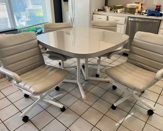 Mid-century Looking table and four chairs