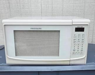 Frigidaire Countertop Microwave
