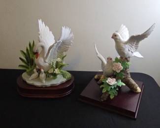 Westminster 2 Doves On A Branch And Swan Family On Music Box