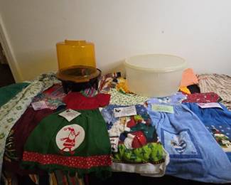 Vintage JCPenney 4 Quart Electric Popcorn Popper, Hugh Tupperware Container With Lid Aprons