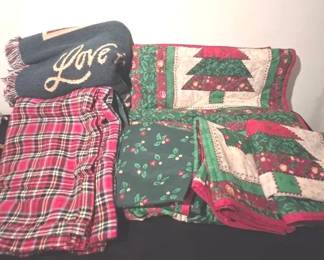 Christmas Themed Quilt And Bedding
