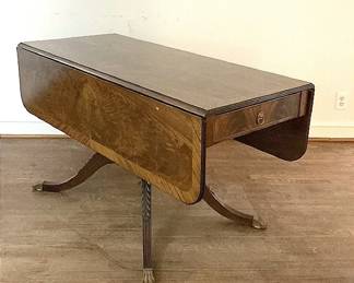 Duncan Phyfe Style Table
