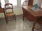 Drop side table and 2 chairs