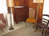 Chairs, floor lamps, chest of drawers