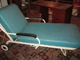 Vintage patio lounge chair