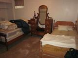 twin beds, dresser