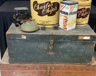 CT354Vintage Trunks Tins