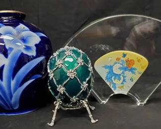 FR135Elegant Vases And More