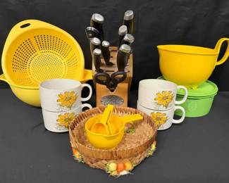 FR156Vintage Yellow And Green Kitchen