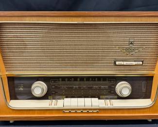 Grundig Model 2066PX Vintage Tube Radio