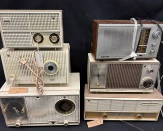 6 Vintage 1960s Radios RCA, Zenith x2, Philco, RadioShack, Westinghouse H632T5A