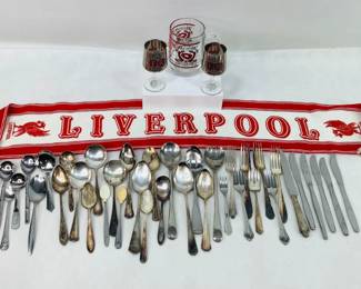 Liverpool Scarf, Manchester United Glass Mug, Queen Elizabeth II Silver Jubilee 1977 Glasses & Silver-Plated Silverware