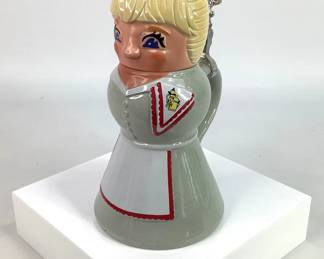 Schultz & Dooley “Wanda Waitress” Stein