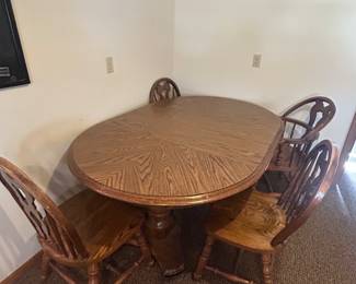 Pedestal dining table