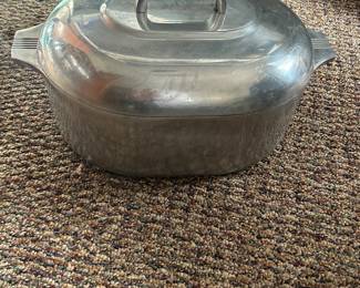 Oval Magnalite roasting pan