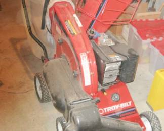 TROY BILT LEAF VAC