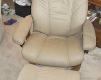 EKORNES CHAIR OTTOMAN