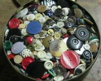 BUTTON TIN