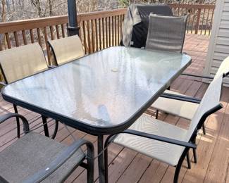 outdoor patio set is for sale too