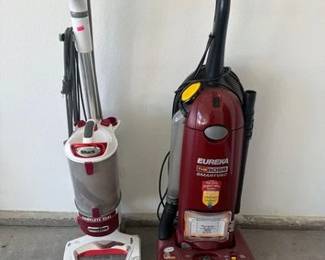 8142 2 Vacuums