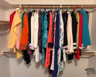 8200 Vintage Womens Clothing Collection