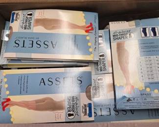 6076 Assets By Sara Blakely HiWaist MidThigh Shaper Spanx