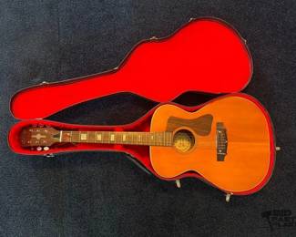 8208 Orlando Acoustic Guitar with Hard Case