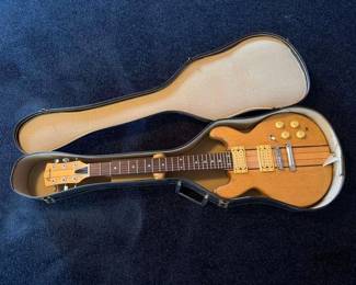 8210 Orlando Electric Guitar with Hard Case