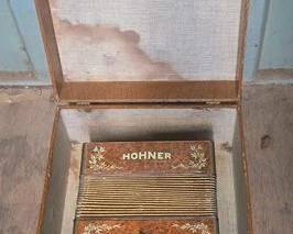 3504 Hohner Accordion