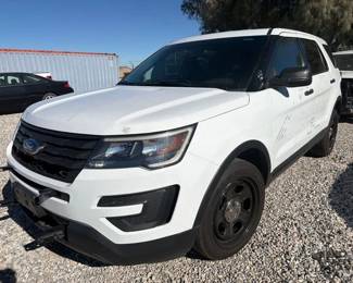 245 2016 Ford Explorer
