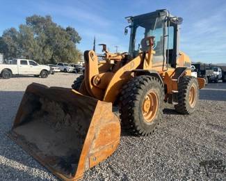 85 Case Front Loader 521D