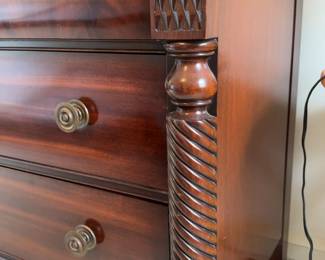 Mahogany Drexel Dresser (48” x 35.5” x 21”)