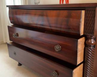 Mahogany Drexel Dresser (48” x 35.5” x 21”)