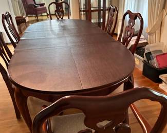 Dining room table & chairs