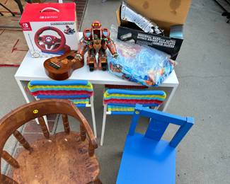 Children’s furniture & books