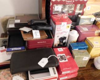 Wallets and billfolds.