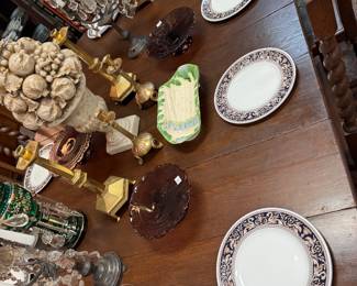 Set 12 Wedgwood "Florentine" Dinner plates