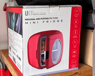 Portable 9L Mini Fridge.